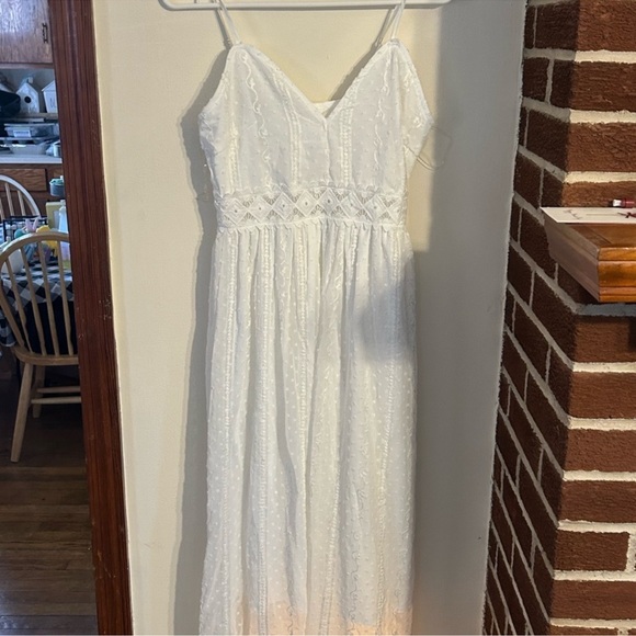 NWT Eilly Bazaar white maxi dress size small - Picture 1 of 3